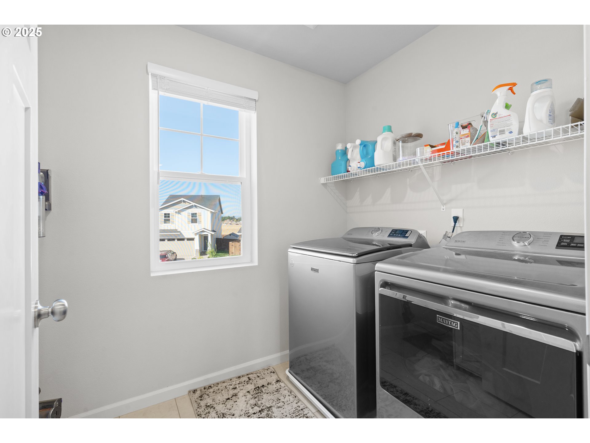 6099 Savannah Street Southeast Albany, OR 97322 - Photo 30 of 32 a utility room with wooden floor