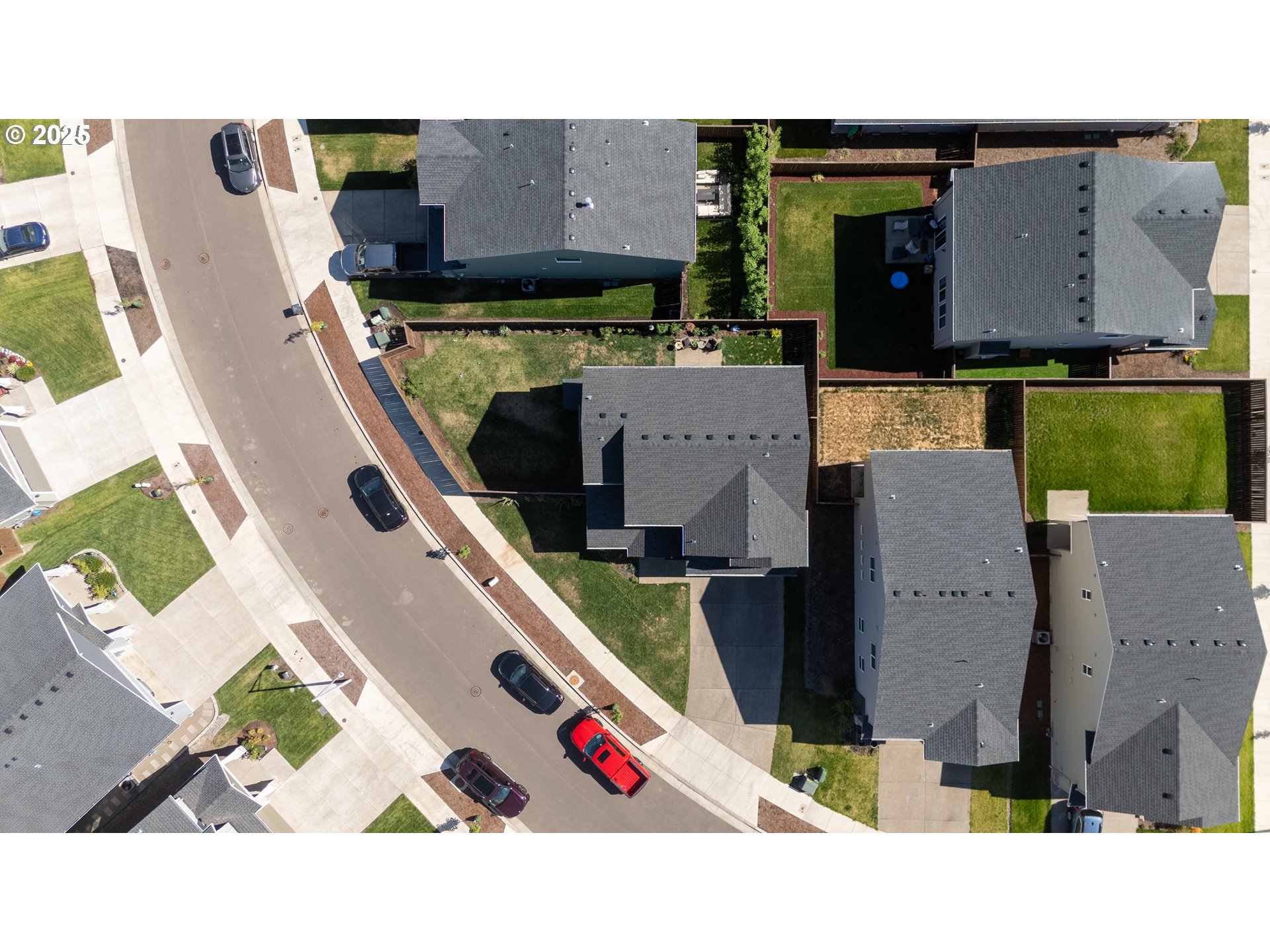 6099 Savannah Street Southeast Albany, OR 97322 - Photo 4 of 32 an aerial view of a house
