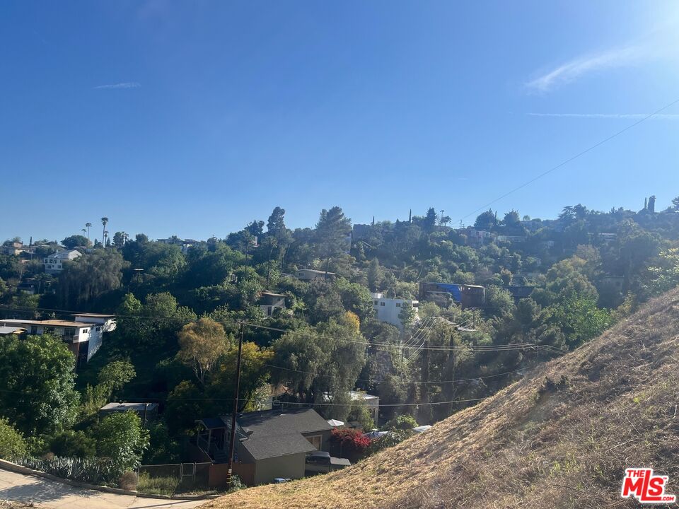 516 Rustic Drive Los Angeles, CA 90065 - Photo 12 of 15