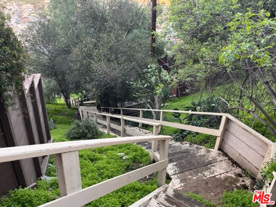 516 Rustic Drive Los Angeles, CA 90065 - Photo 5 of 15
