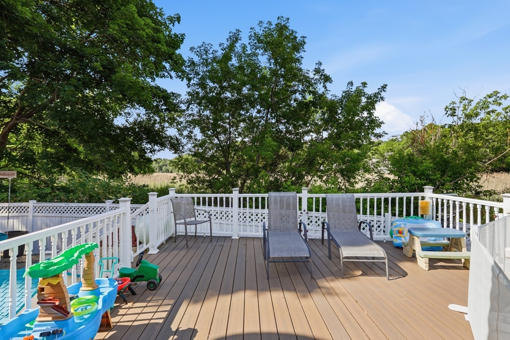 60 R Jasper Street Saugus, MA 01906 - Photo 31 of 33