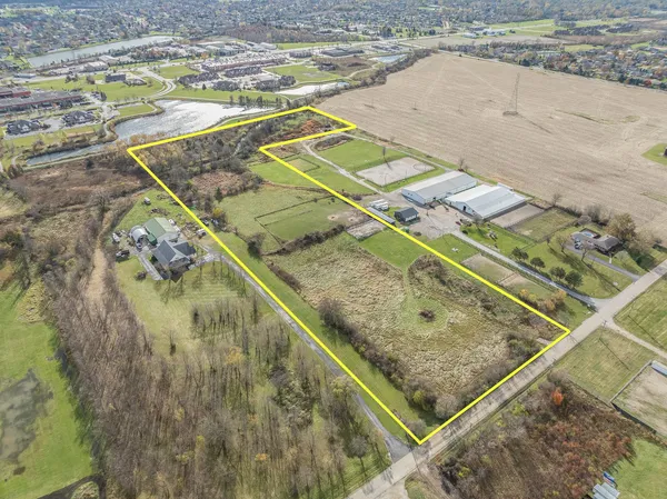a view of a tennis court