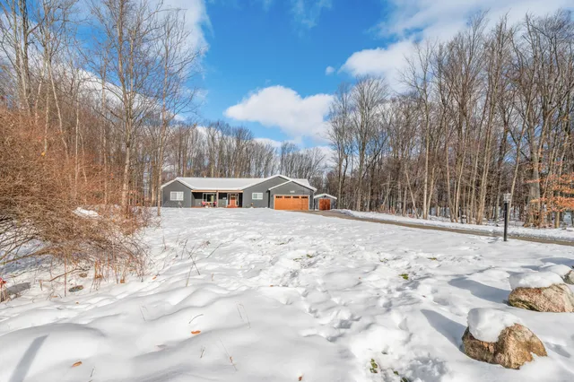 $549,900 | 16688 Canyon Cove, Big Rapids, MI 49307