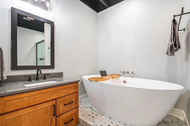 $549,900 | 16688 Canyon Cove, Big Rapids, MI 49307