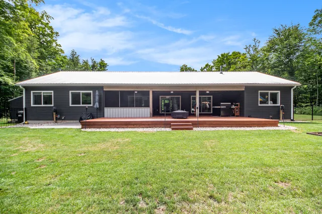 $549,900 | 16688 Canyon Cove, Big Rapids, MI 49307