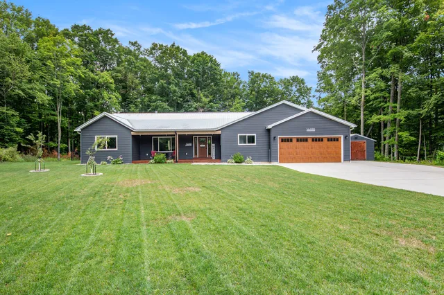 $549,900 | 16688 Canyon Cove, Big Rapids, MI 49307