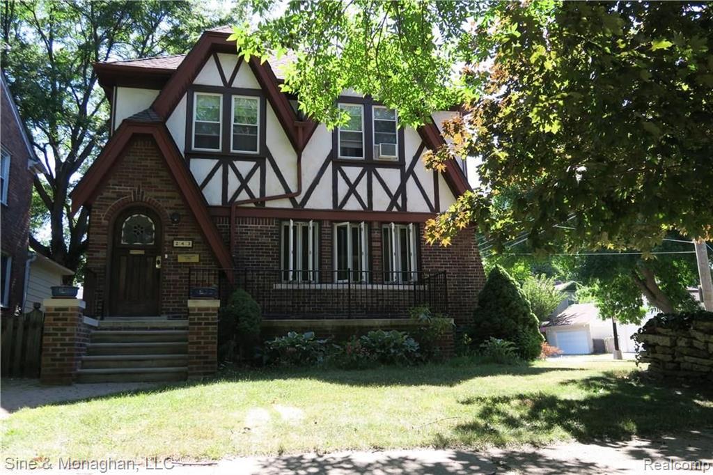 243 McMillan Road Grosse Pointe Farms, MI 48236 - Photo 1 of 27