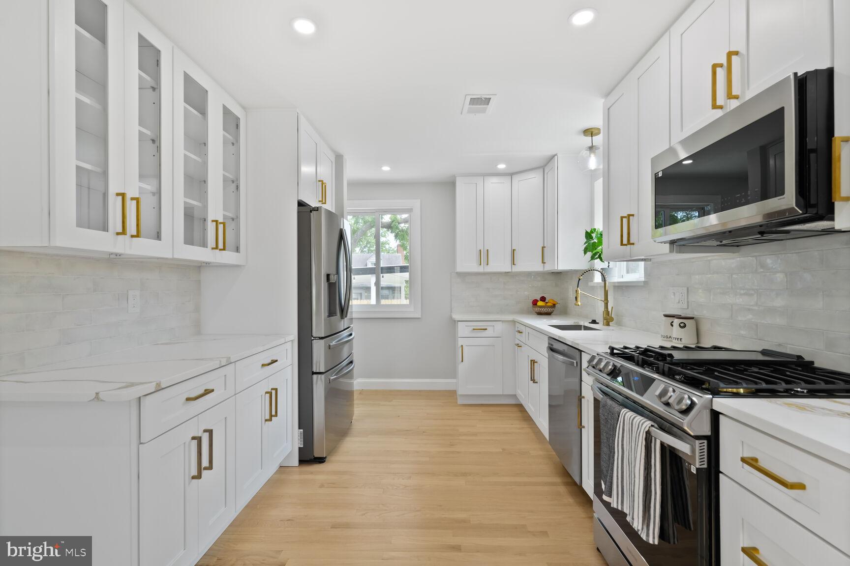 418 Belton Court Silver Spring, MD 20901 - Photo 8 of 22 Gallery Image 8