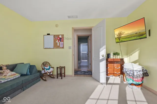 $390,000 | 5624 West Stinemyer Road, New Palestine, IN 46163