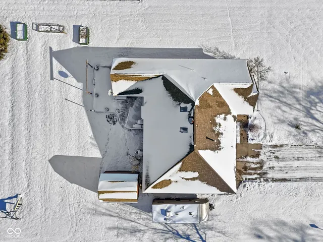 $390,000 | 5624 West Stinemyer Road, New Palestine, IN 46163