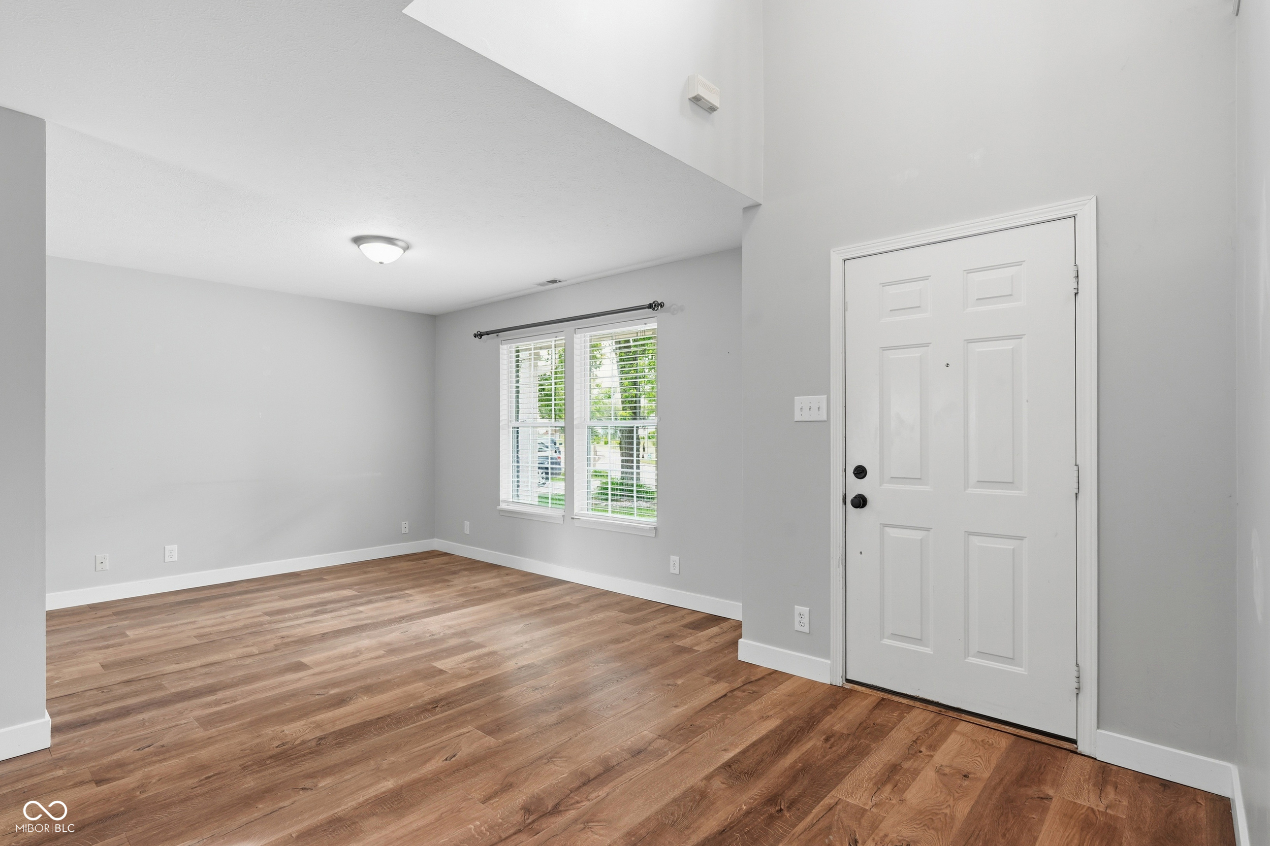9220 North Coral Reef Road McCordsville, IN 46055 - Photo 4 of 46