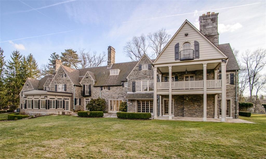 899 Persimmon Road Sewickley Heights, PA 15143 - Photo 2 of 25