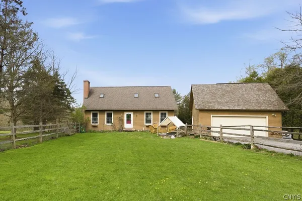 $295,000 | 4017 E Road, Cazenovia, NY 13035