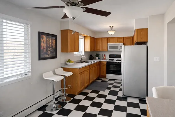 $205,000 | 9024 West 140th Street, Unit 3B, Orland Park, IL 60462