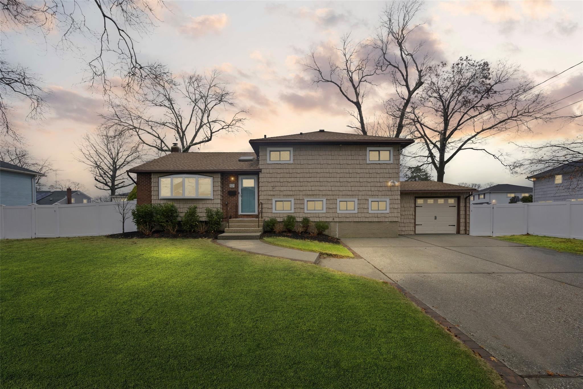 521 Benjamin Road North Babylon, NY 11703 - Photo 1 of 1 Gallery Image 1