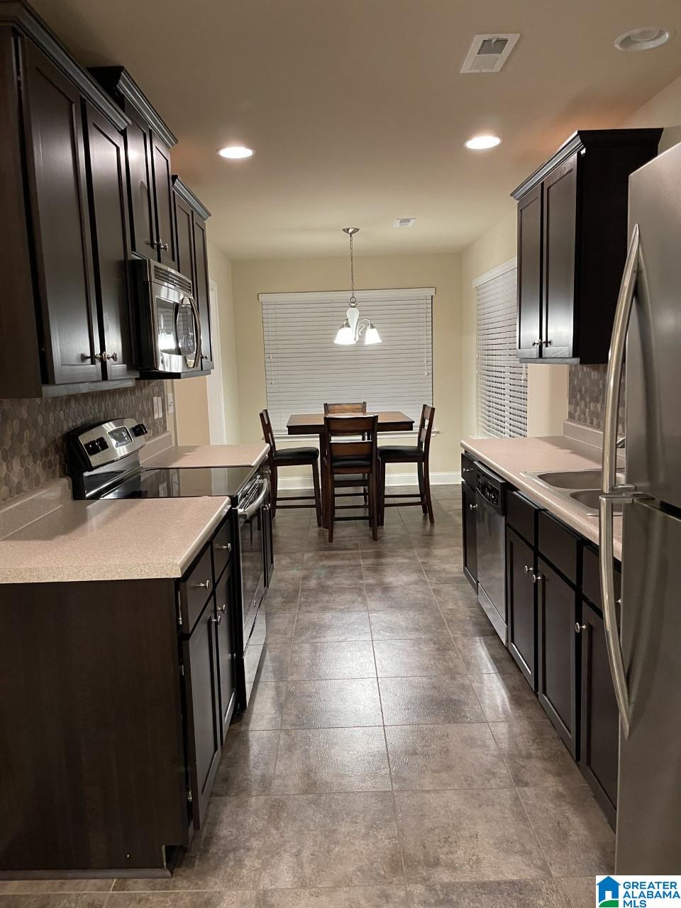 345 Vincent Street Alabaster, AL 35007 - Photo 10 of 19