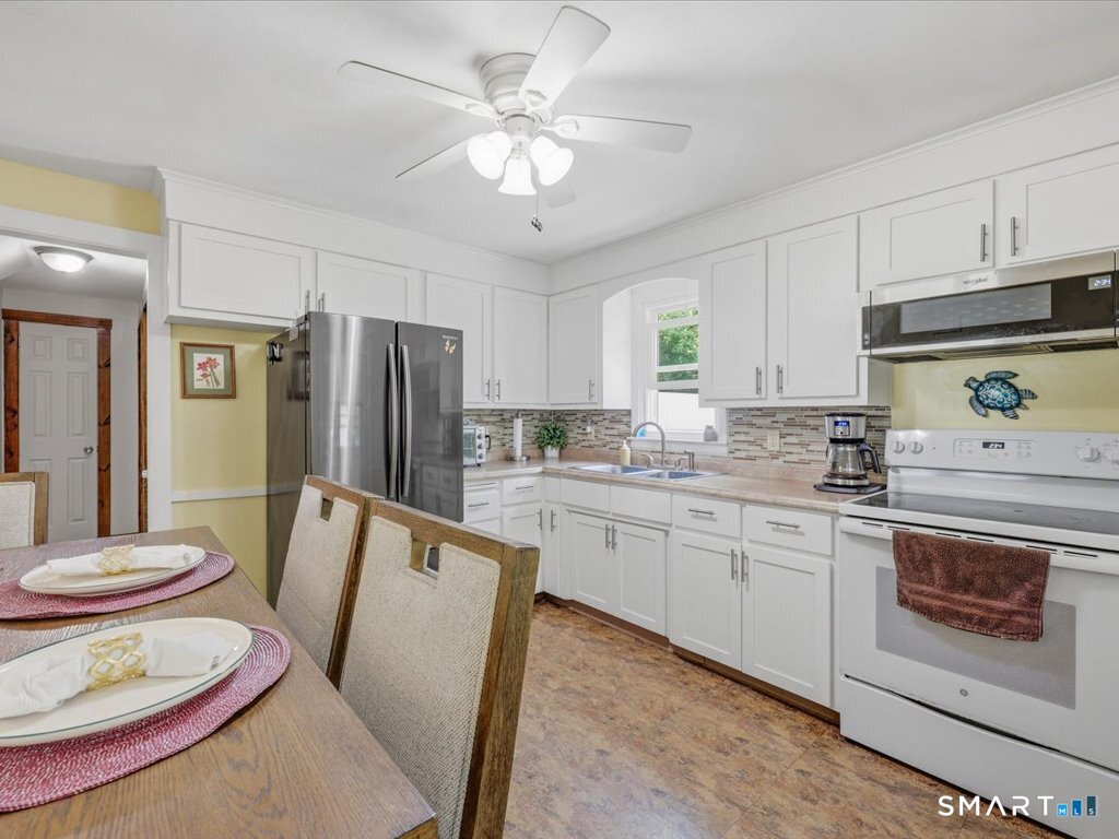 20 Bancroft Road Vernon, CT 06066 - Photo 10 of 40