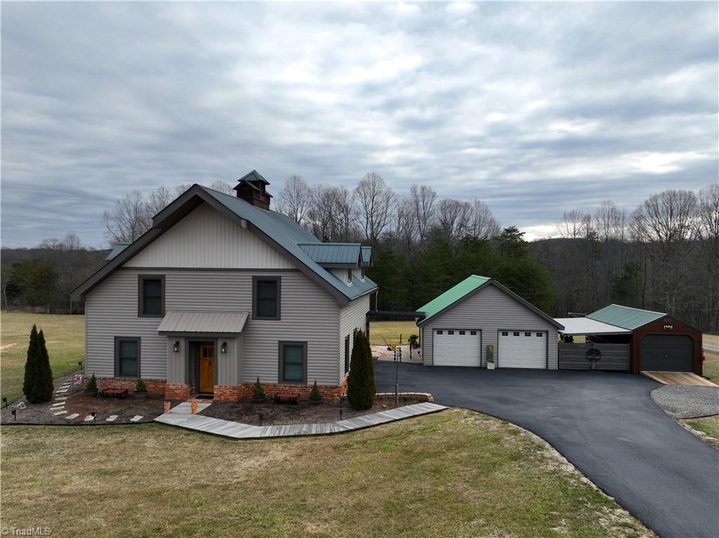 650 Carson Road Pilot Mountain, NC 27041 - Photo 3 of 21