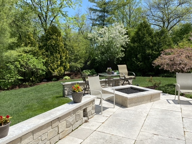 1230 Heather Lane Glenview, IL 60025 - Photo 34 of 38 a view of backyard with sitting area
