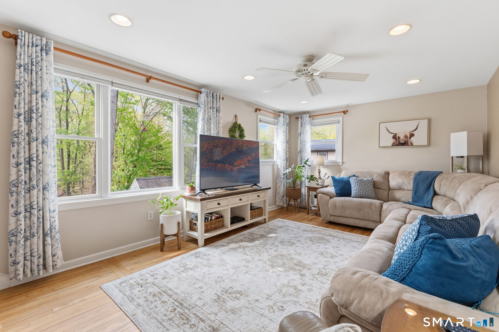 25 Forest Road East Lyme, CT 06357 - Photo 10 of 40