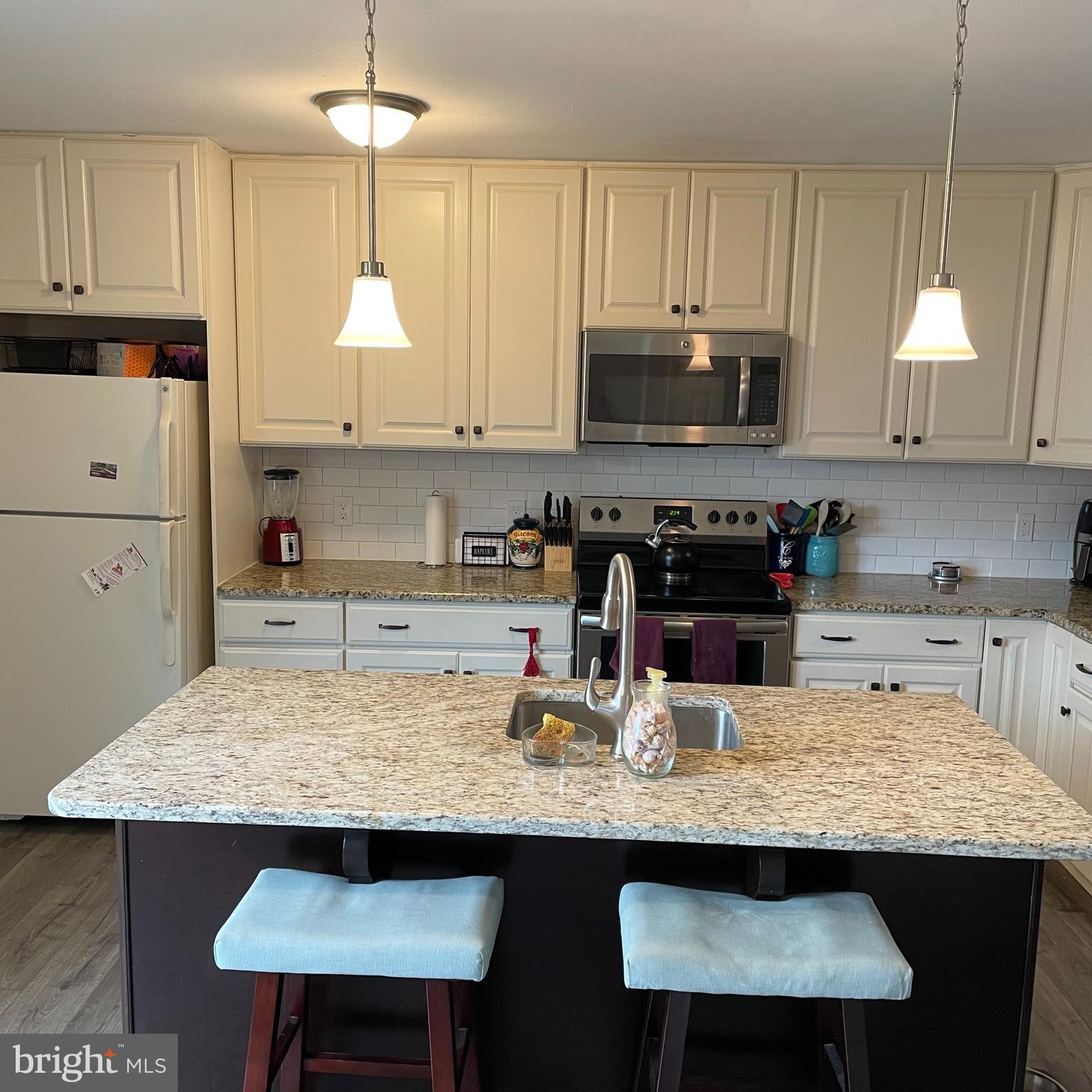 206 Walnut Ridge Drive Pottstown, PA 19464 - Photo 3 of 22 Gallery Image 3