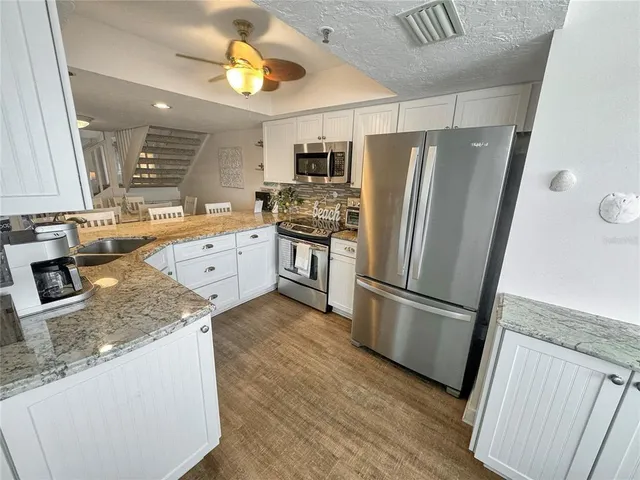 $7,700 | 1350 Siesta Bayside Drive, Unit 1350B, Sarasota, FL 34242