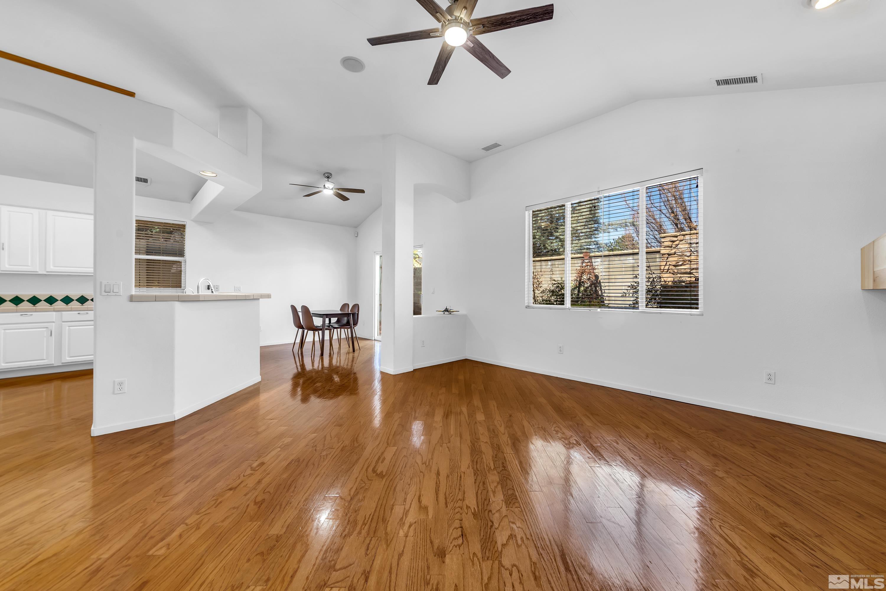 1167 Tule Drive Reno, NV 89521 - Photo 4 of 33 Photo 4