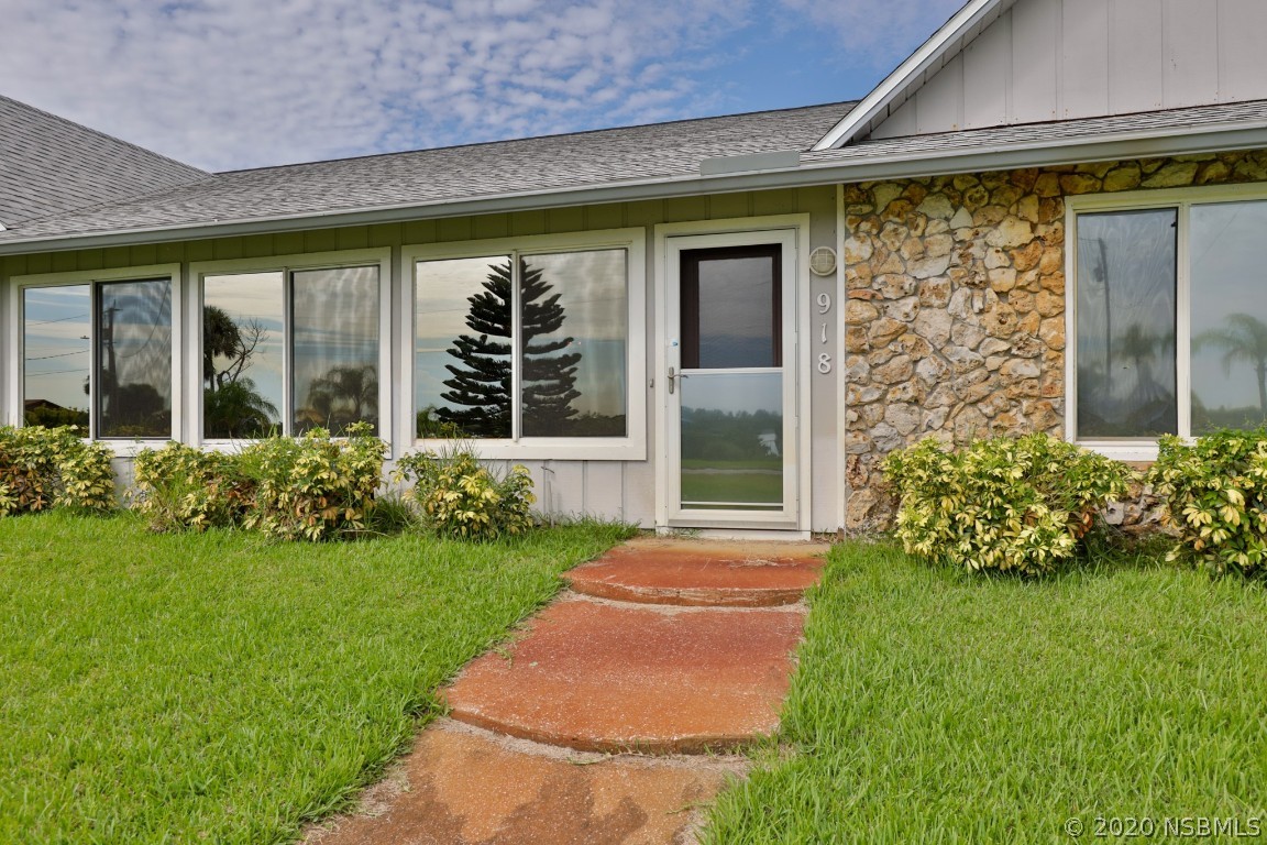 918 South Riverside Drive Edgewater, FL 32132 - Photo 3 of 21 Gallery Image 3