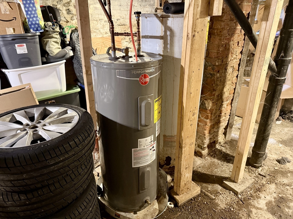 21 Mott Street Worcester, MA 01604 - Photo 25 of 30