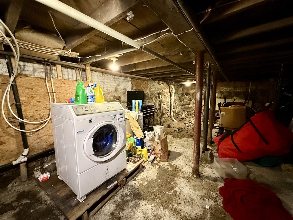 21 Mott Street Worcester, MA 01604 - Photo 26 of 30