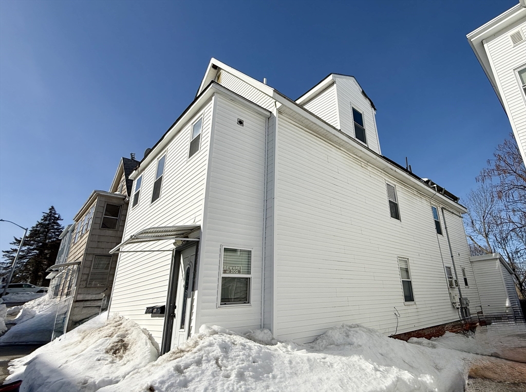 21 Mott Street Worcester, MA 01604 - Photo 4 of 30