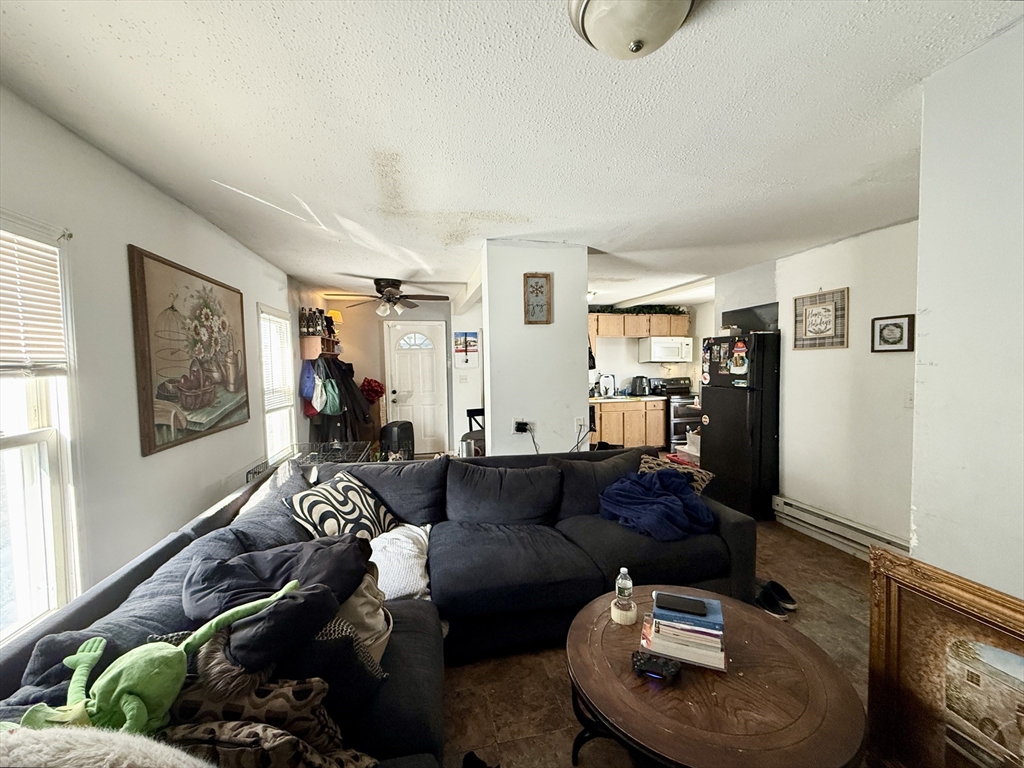 21 Mott Street Worcester, MA 01604 - Photo 5 of 30