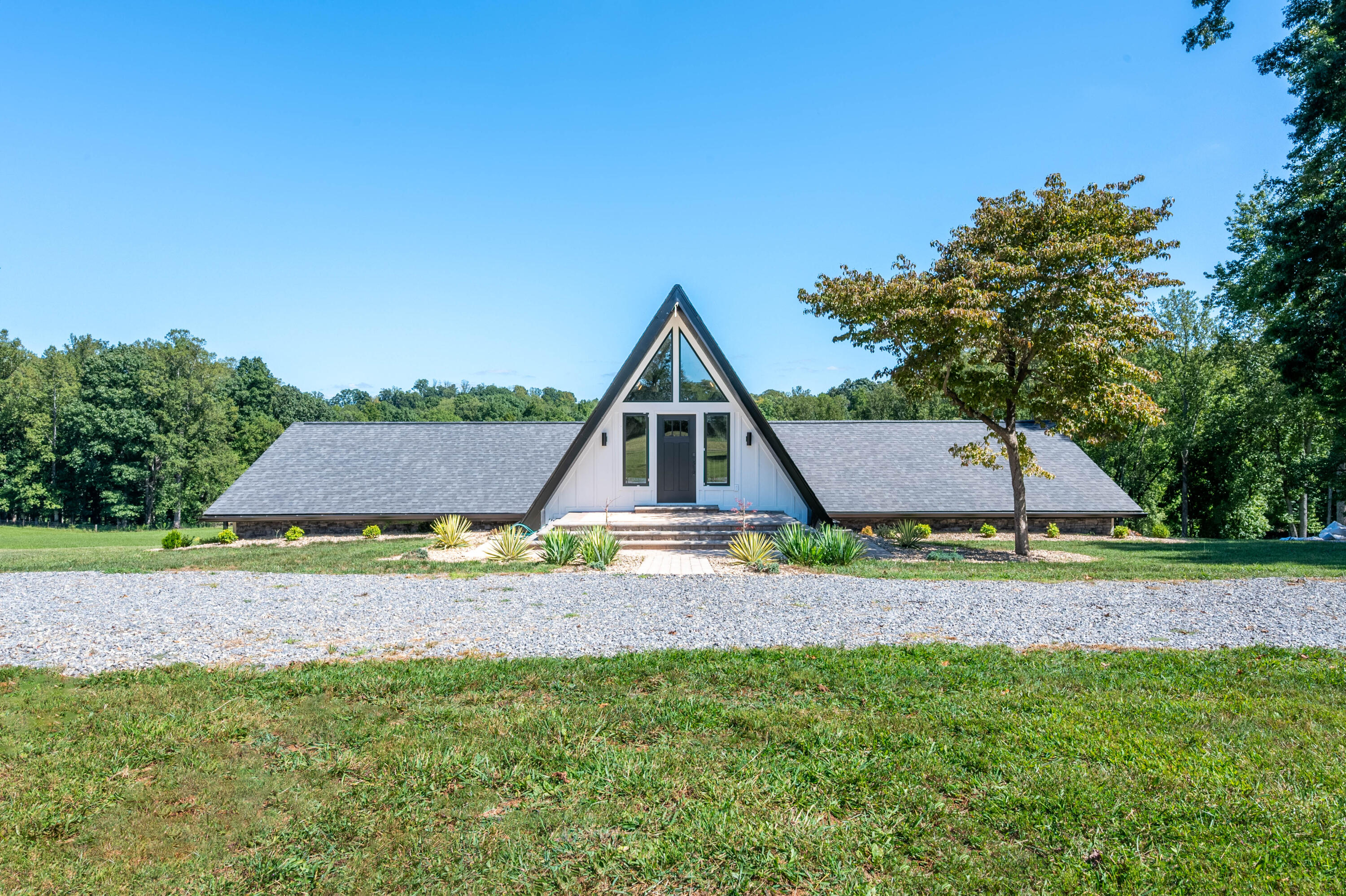 692 Morewood Road Hardy, VA 24101 - Photo 3 of 92 Hardy-2