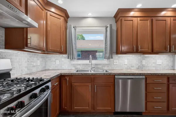 $2,500 | 614 Park Avenue, Albany, NY 12208