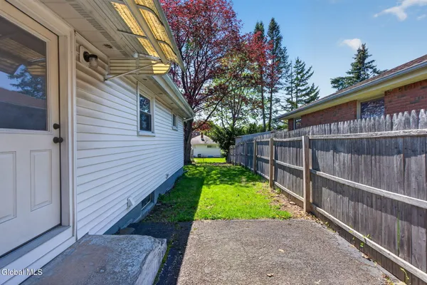 $2,500 | 614 Park Avenue, Albany, NY 12208