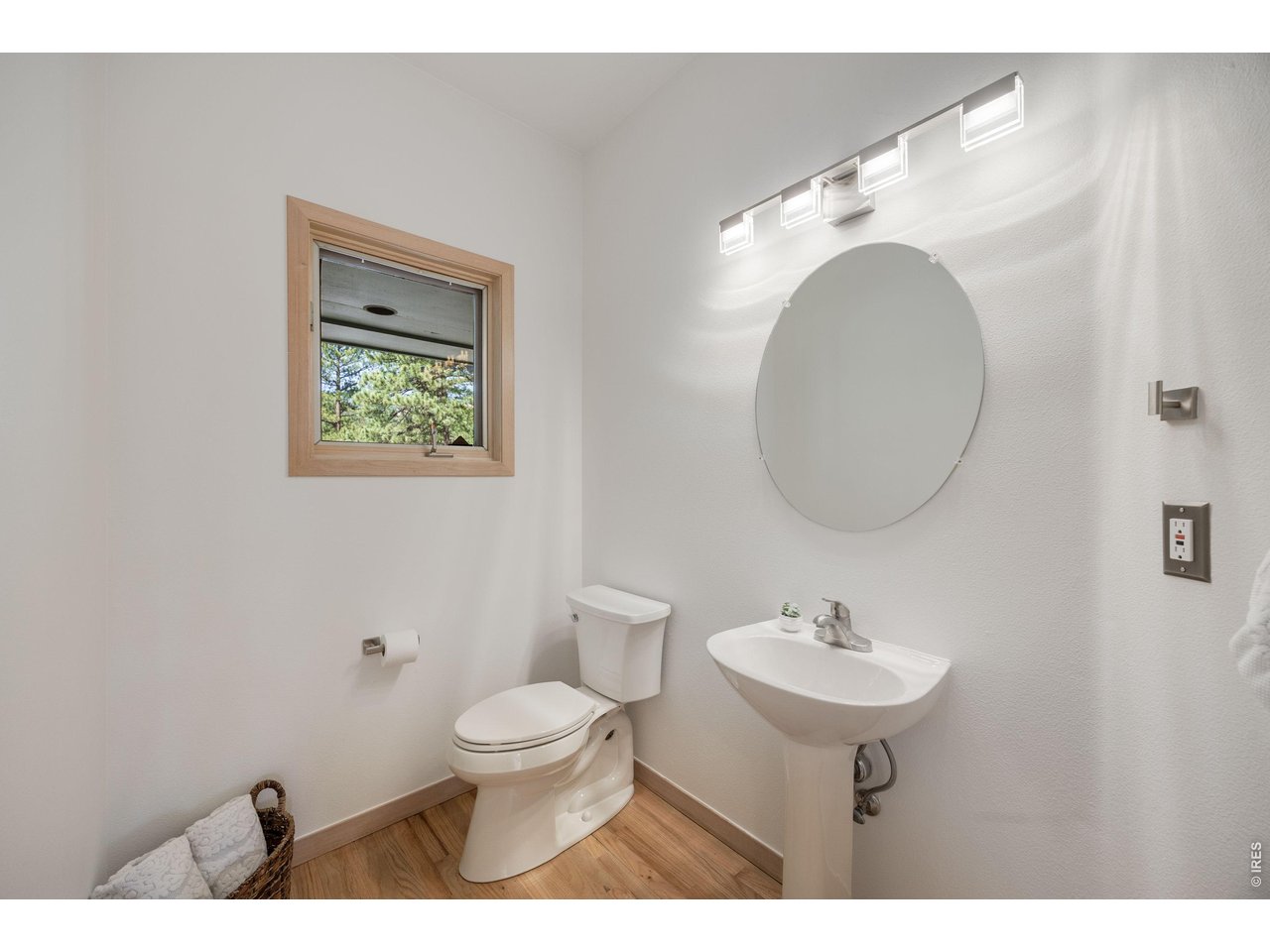 191 Alaska Road Boulder, CO 80302 - Photo 18 of 41 main level half bathroom