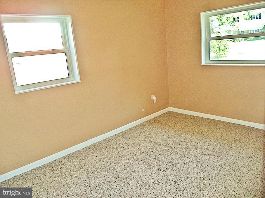 12904 Neola Road Silver Spring, MD 20906 - Photo 17 of 30 2nd of THREE UPPER LVL BEDROOMS