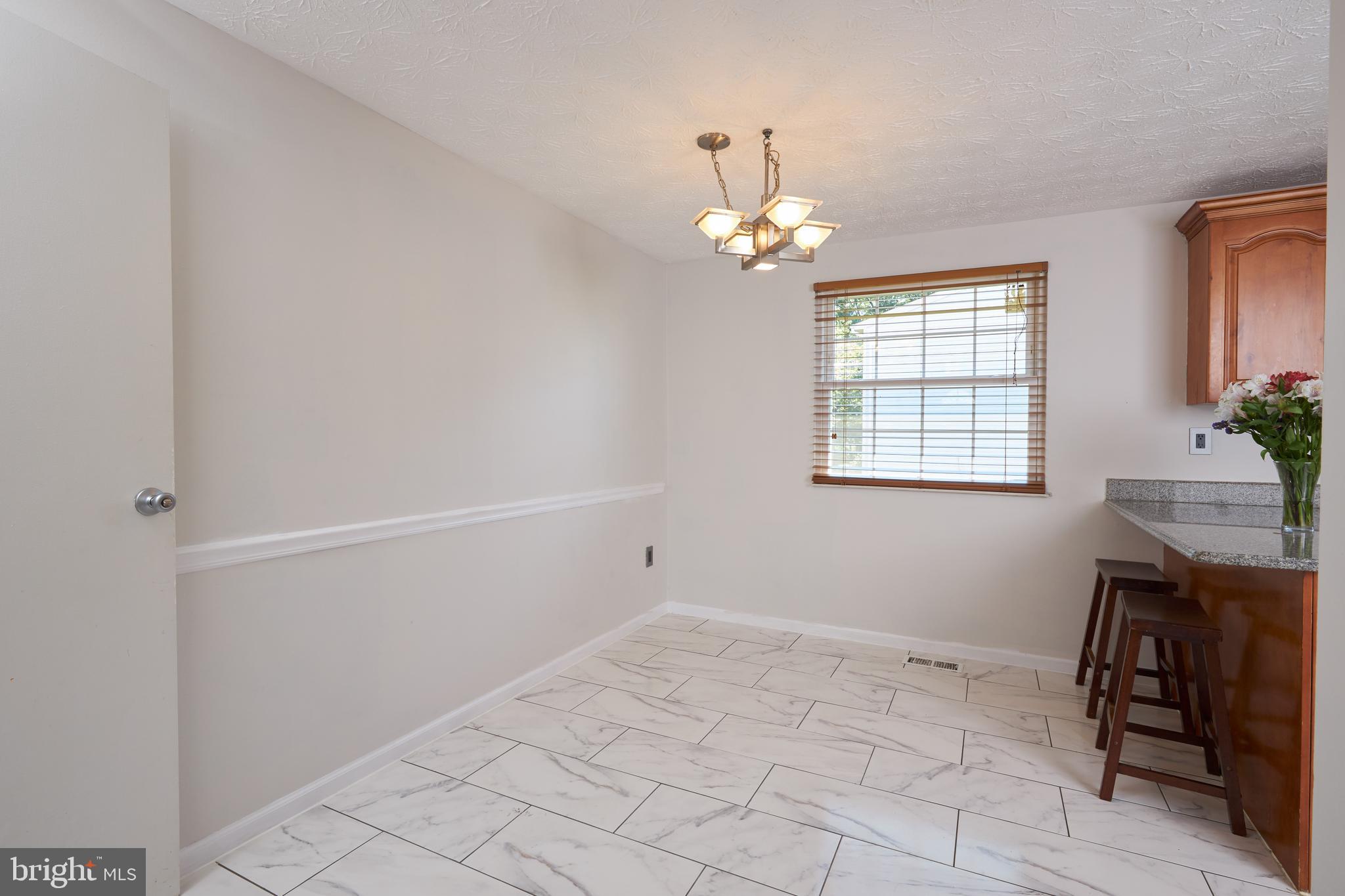 1427 Farmcrest Way Silver Spring, MD 20905 - Photo 6 of 40 Gallery Image 6