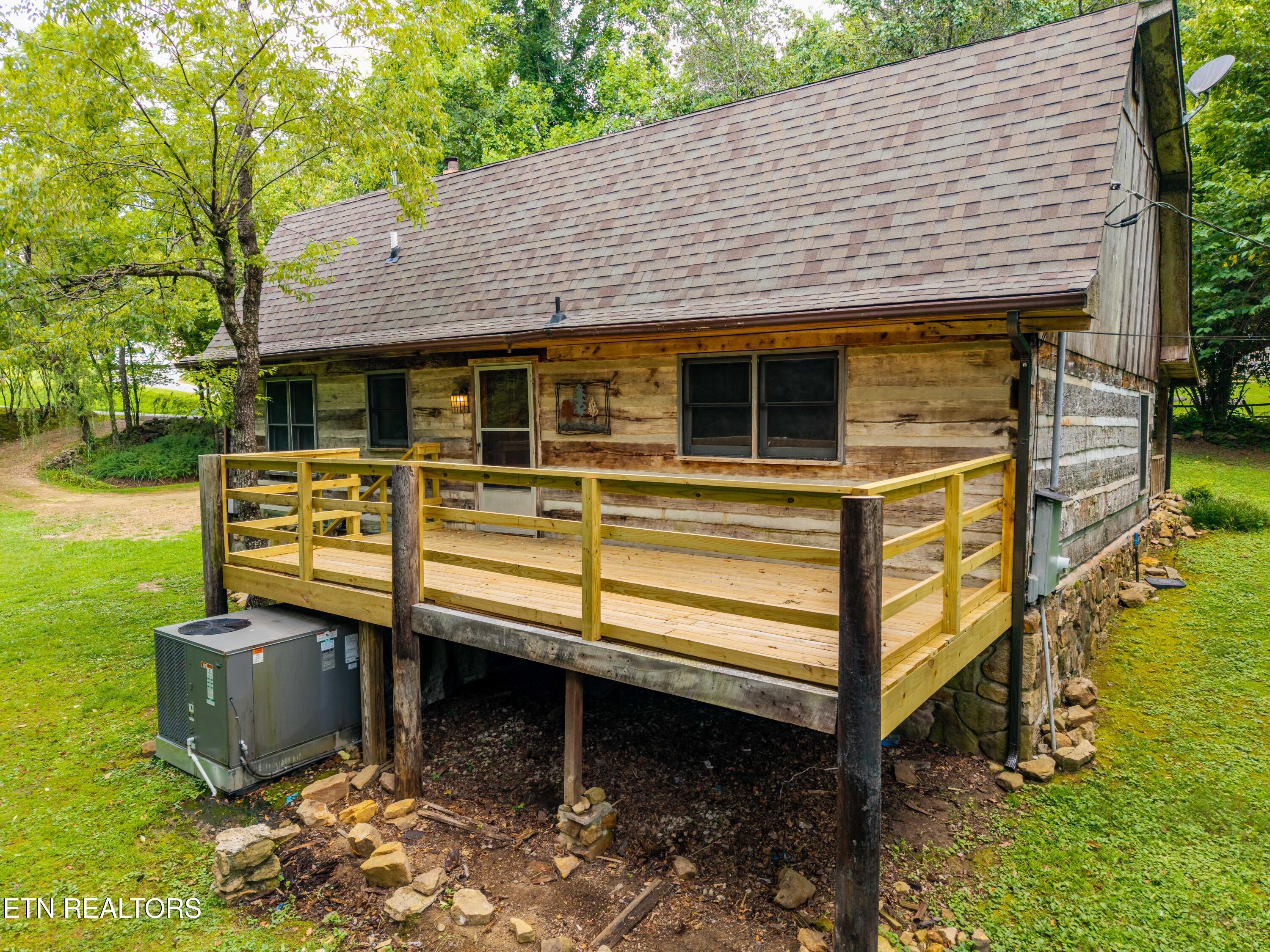 143 Old Cove Road Walland, TN 37886 - Photo 40 of 49 143OldCoveRd-54
