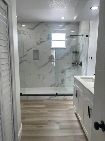 a view of yard with green space