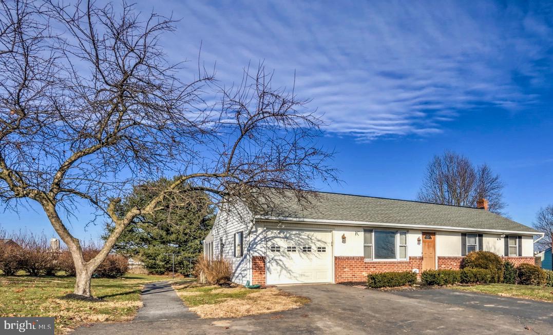 129 West Lexington Road Lititz, PA 17543 - Photo 2 of 27