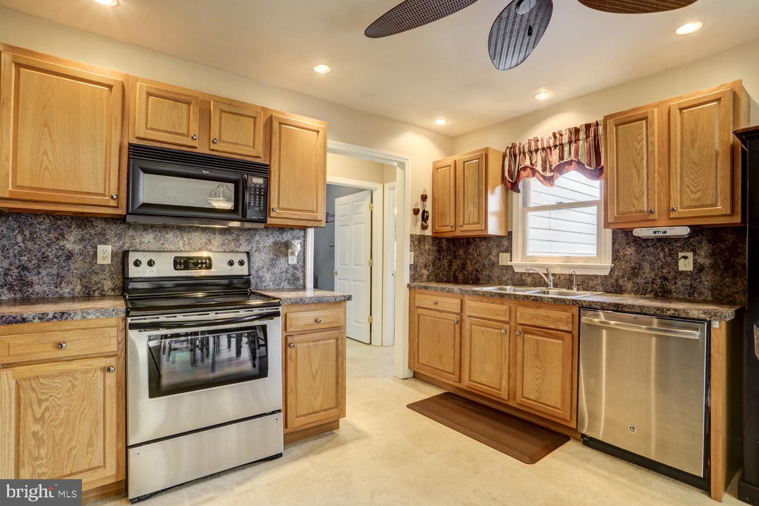 129 West Lexington Road Lititz, PA 17543 - Photo 13 of 27