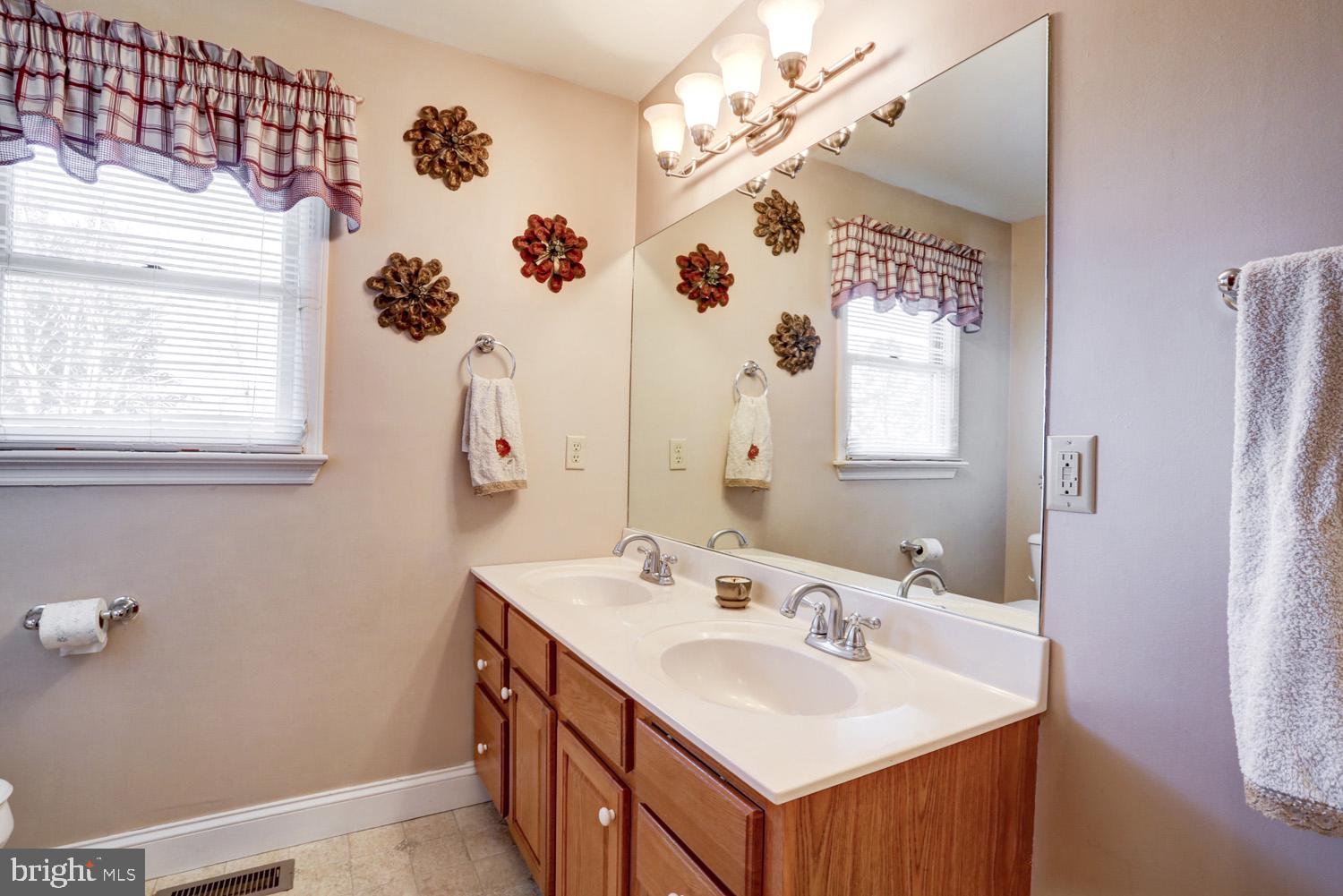 129 West Lexington Road Lititz, PA 17543 - Photo 20 of 27