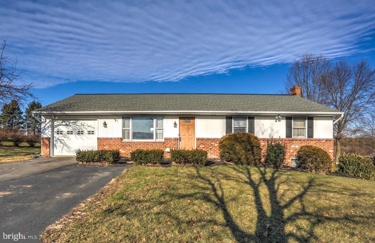 129 West Lexington Road Lititz, PA 17543 - Photo 3 of 27