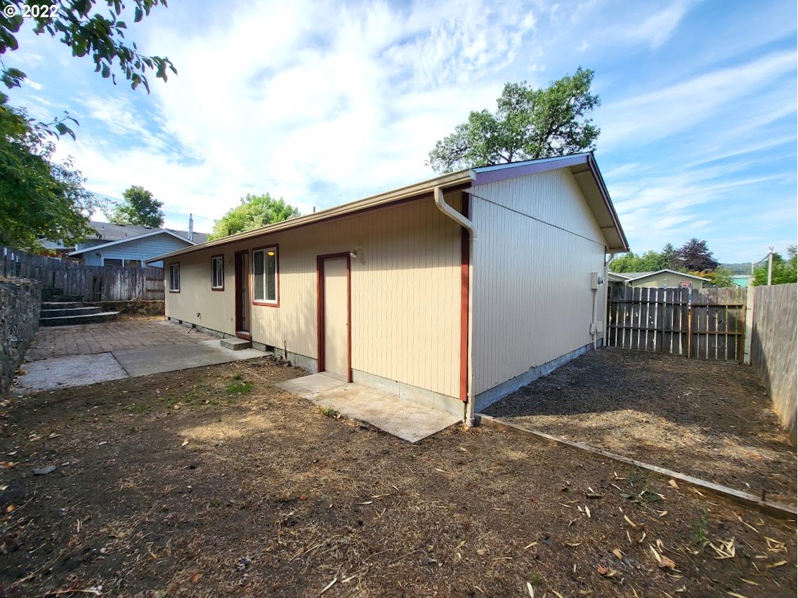 1336 South 7th Street Cottage Grove, OR 97424 - Photo 13 of 16
