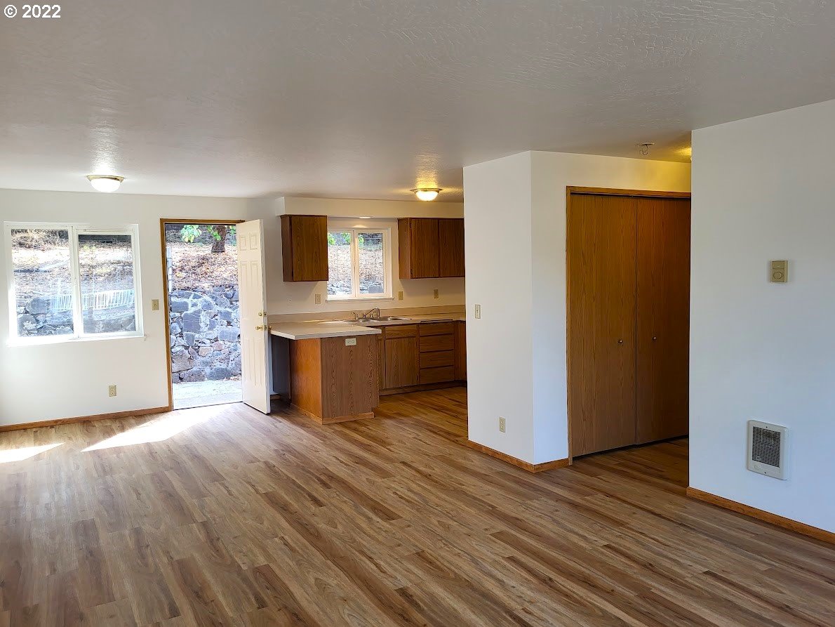 1336 South 7th Street Cottage Grove, OR 97424 - Photo 2 of 16