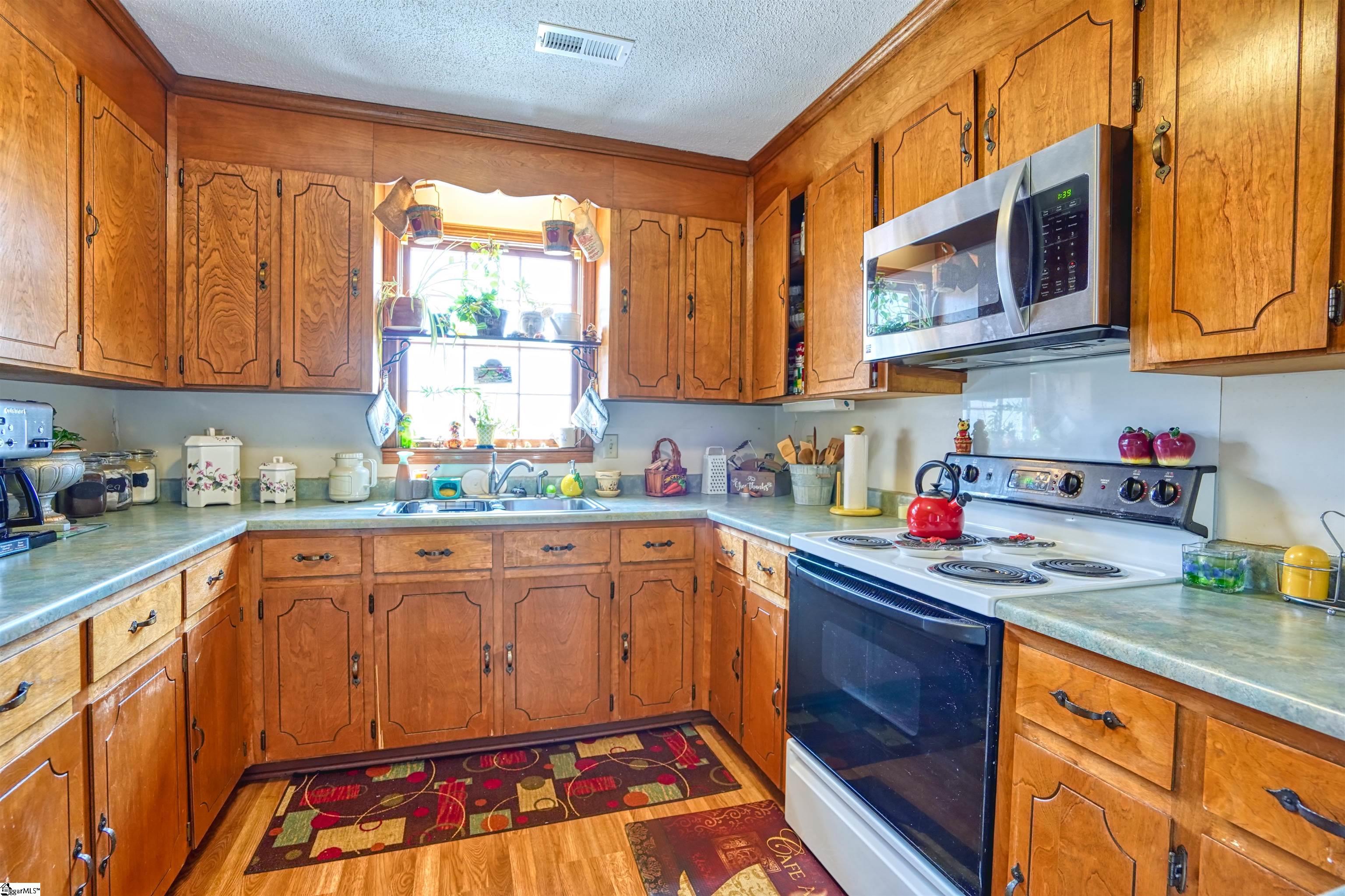 26 North Barton Road Taylors, SC 29687 - Photo 6 of 20 Gallery Image 6