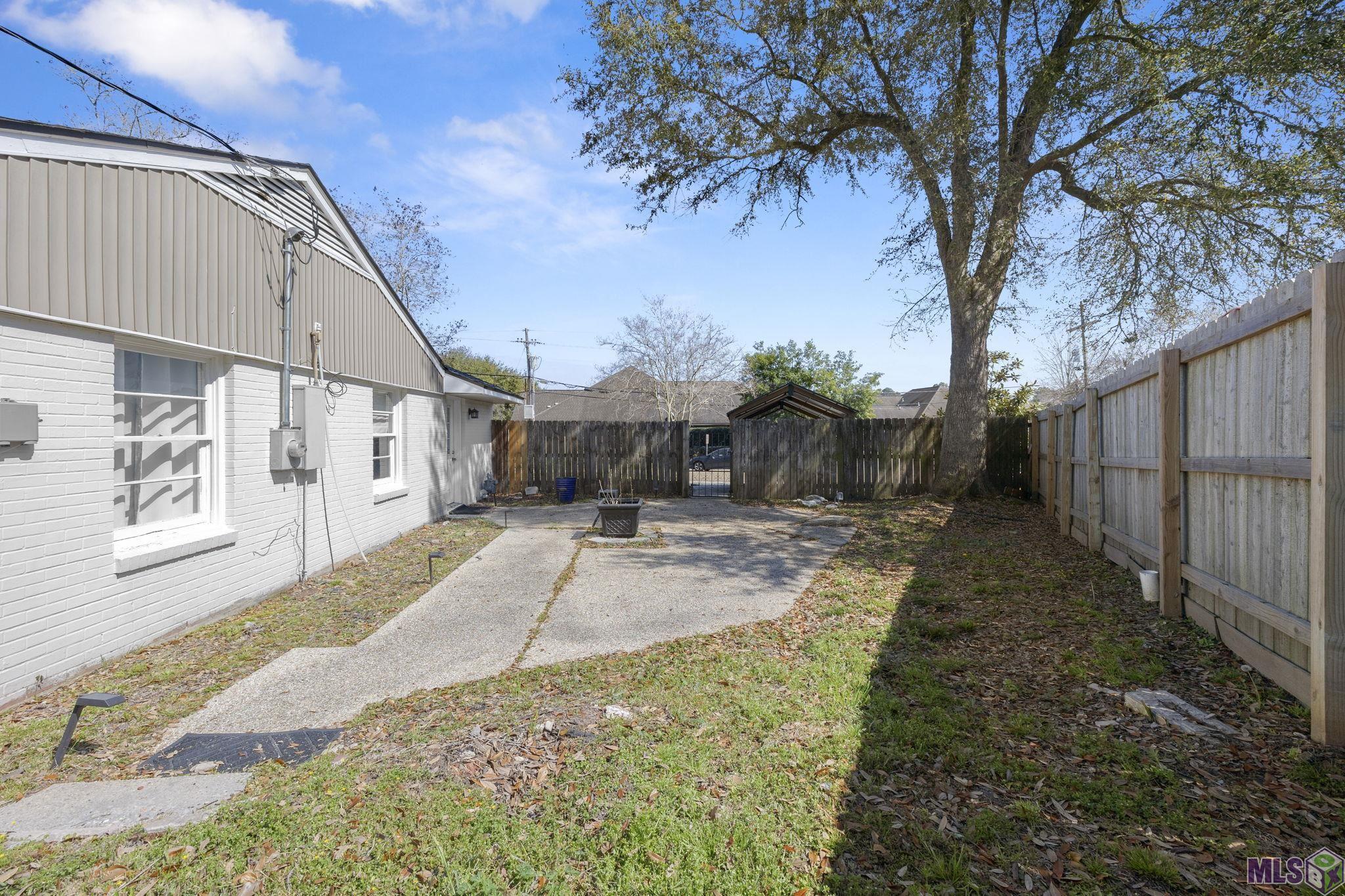 2112 East Contour Drive Baton Rouge, LA 70809 - Photo 17 of 20