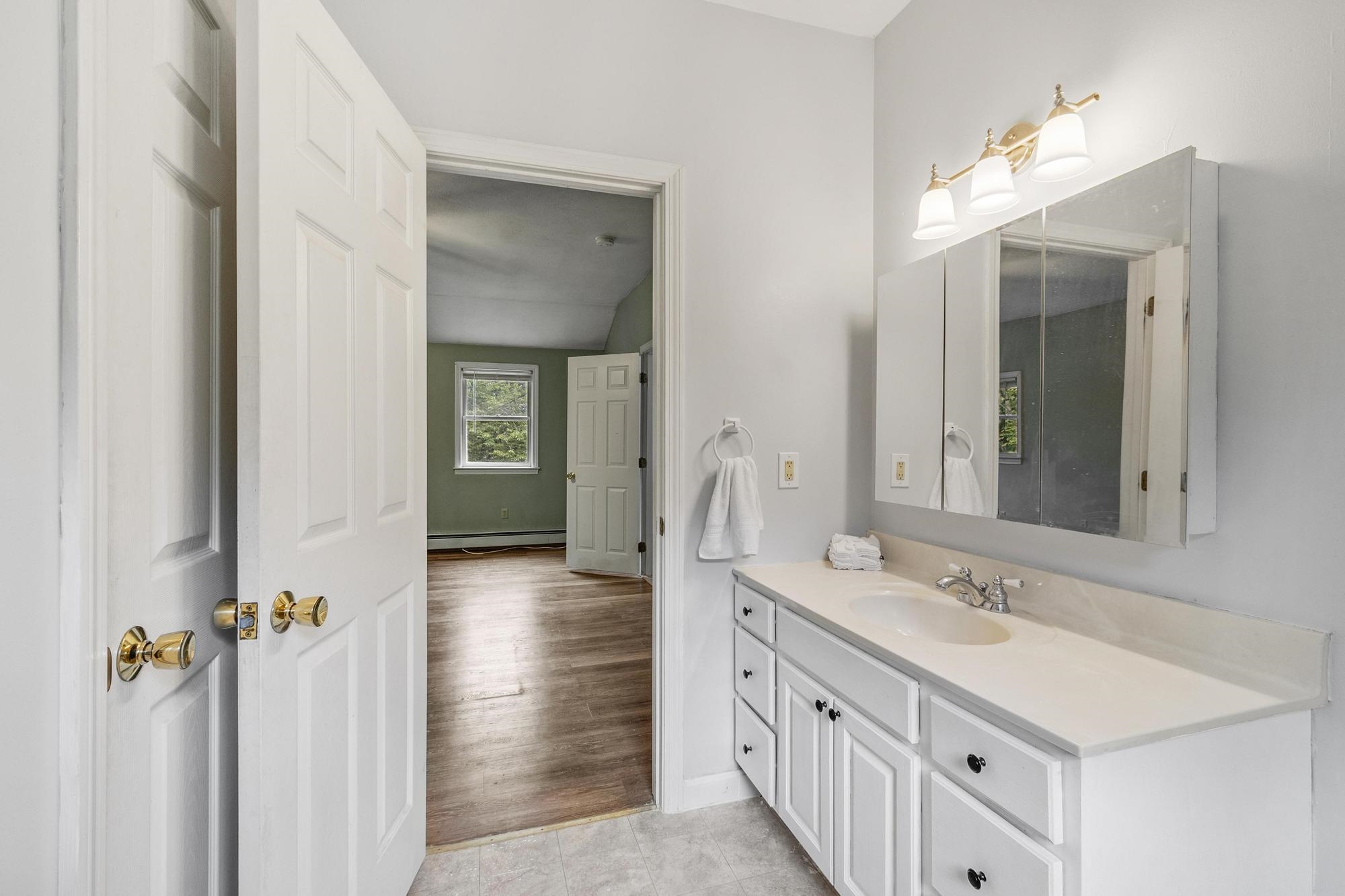 113 Newton Road Plaistow, NH 03865 - Photo 19 of 60
