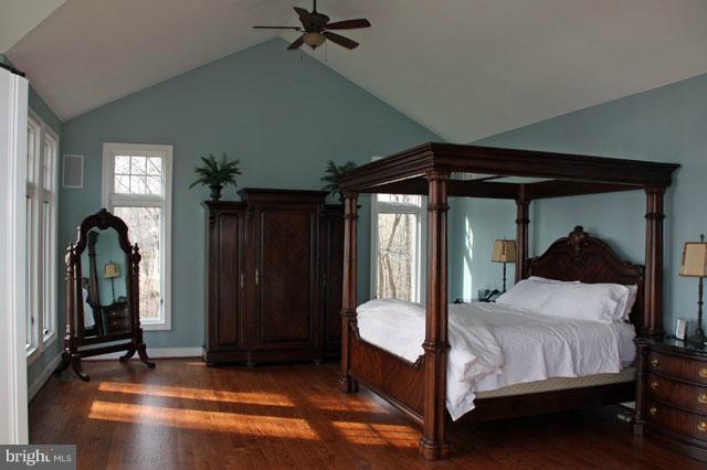 Bedroom (Master)